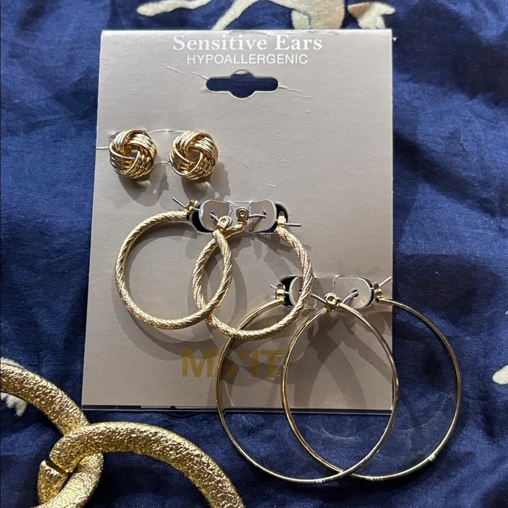 Brand New Gold Tone Textured Chunky Link Chain Necklace & Hoop Earrings Set
